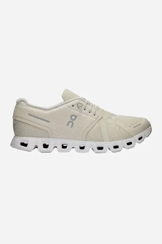 On Running Mens Cloud 5 Sneakers in Cream Sand